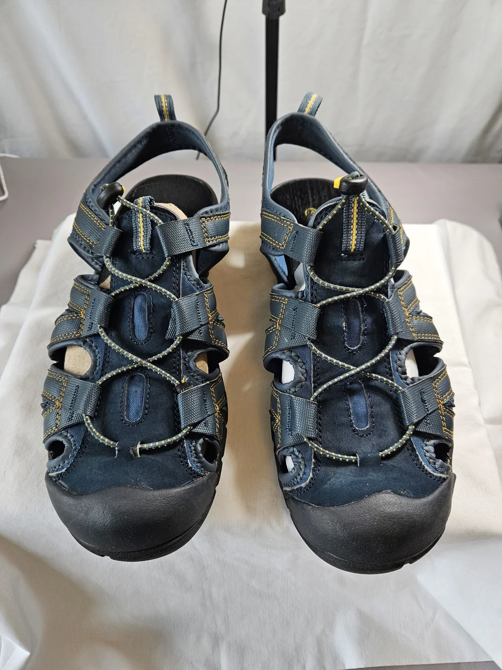 OZARK Trail Outdoor Closed-Toe Sport Sandals - Navy with Yellow Stitching Sz 10